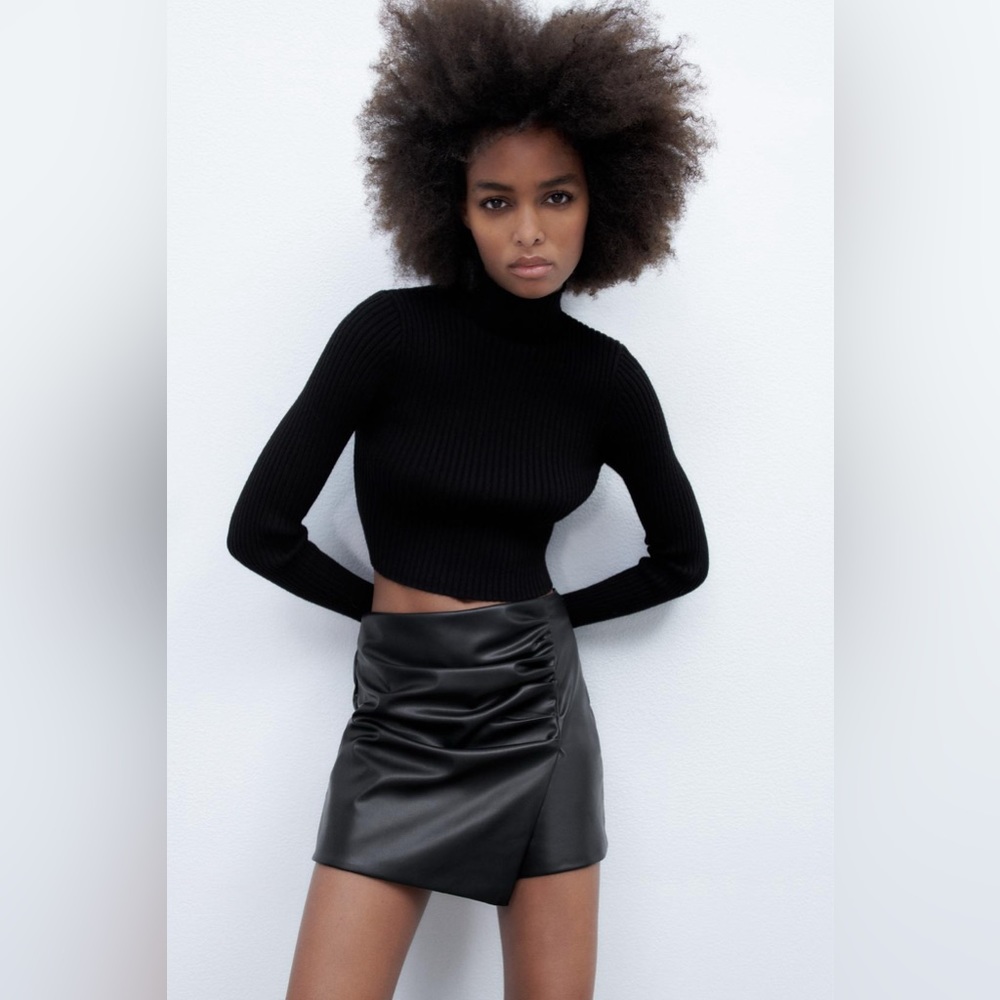 Zara Black Leather Skirt - Picture 2 of 4